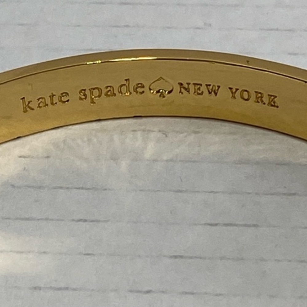 Kate Spade Take A Bow Black & Gold Bracelet | Enamel Bow | 7.5” Interior | GUC - Picture 6 of 11